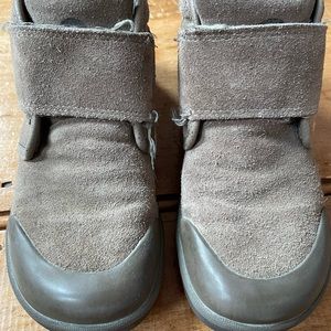 Bogs waterproof brown suede leather boots